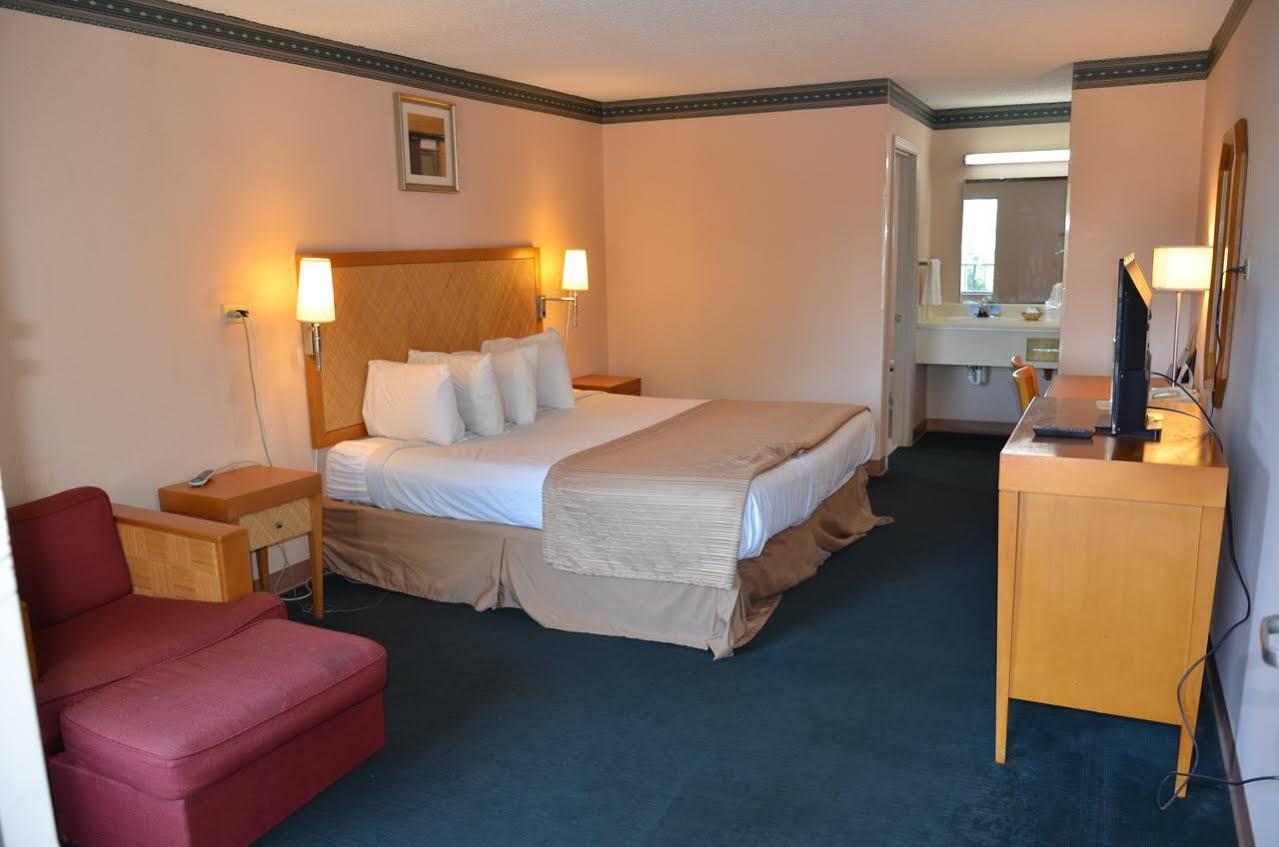 Days Inn Cheraw Εξωτερικό φωτογραφία