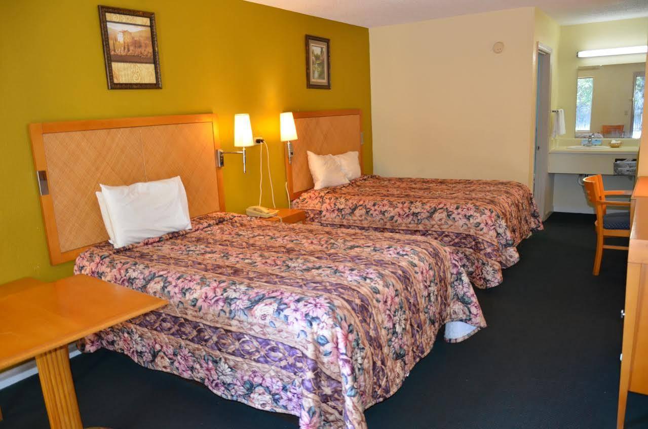 Days Inn Cheraw Εξωτερικό φωτογραφία